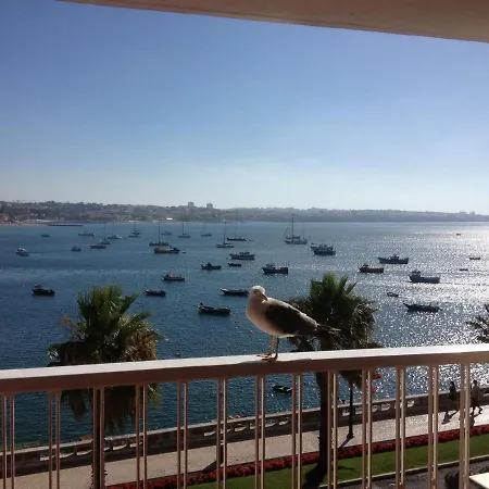 Apartment Remarkable View Over Bay Cascais